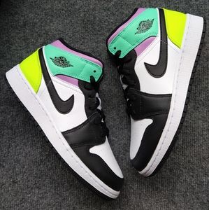 Jordan 1 Mid Pastel Size 6.5y / 8 Women
